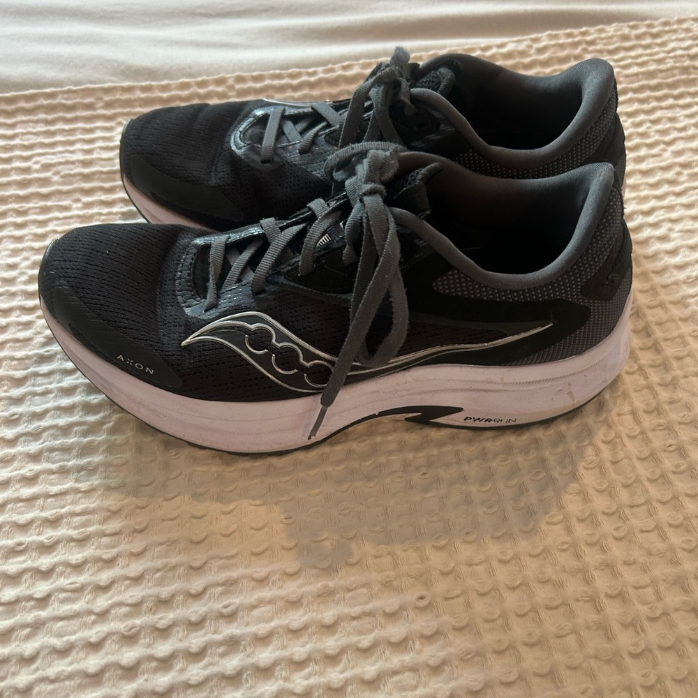 Saucony Women's Black and Gray Athletic Shoes